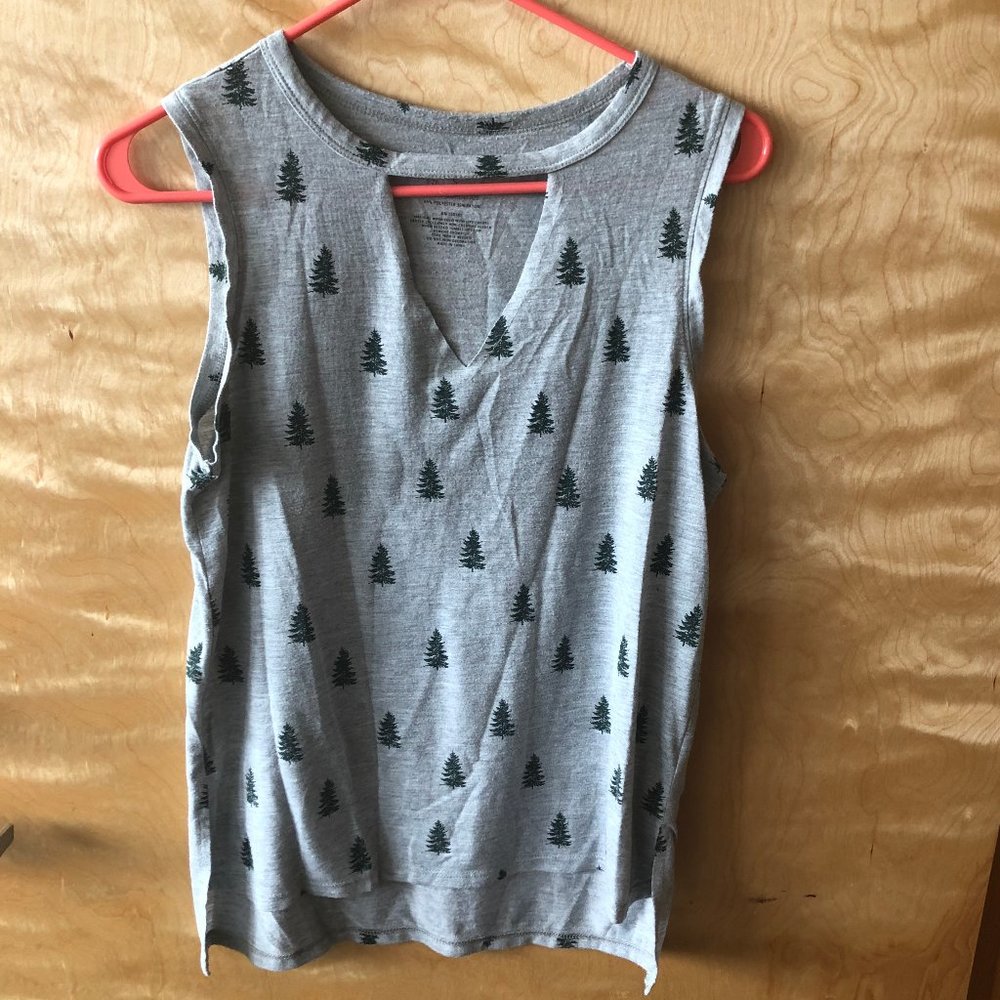 Key Hole Tank Top